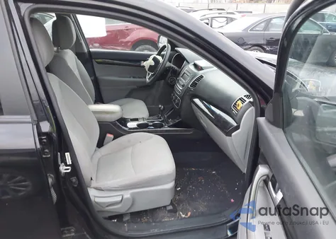 2015 Kia Sorento Lx из США, поврежденный, VIN 5XYKT3A65FG618857